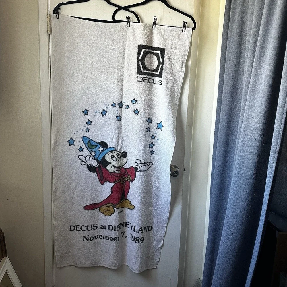 Vintage 1989 Decus at Disneyland White Micky Mouse Fantasia Beach Towel 31